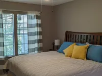 Back of the 9 - Charming townhome w/ lake views