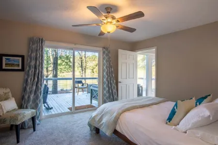 Jackson Lake Waterfront Oasis  with Stunning Views