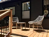Parkman Pad: hot tub, wood stove by Montague breweries