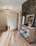Holiday retreat in the heart of old Cromwell!