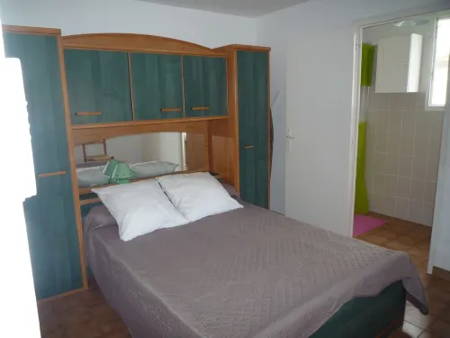 apartment F1,1 room, 1 kitchen, 1 bathroom possibility 4 pers.