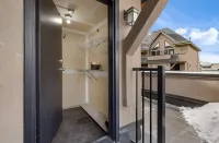 Spectacular Mountain Views! Unique & Rare End Unit 2 Storey Condo + 2 balconies!