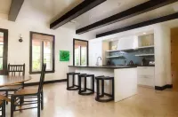 Villa Hibiscus - Sandy Bank Bay Vacation Home St. Kitts