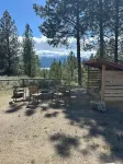 Sunset Hideaway. Private 5 minute walk to lake. Hotels near Snow Bank Campground