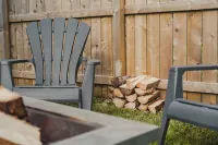 Modern house with beautiful spaces indoor and out!  호텔