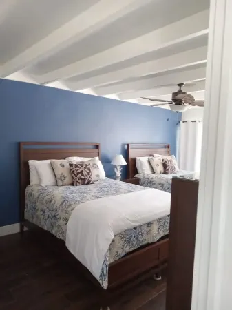 Family friendly condo located in Pineapple Village.