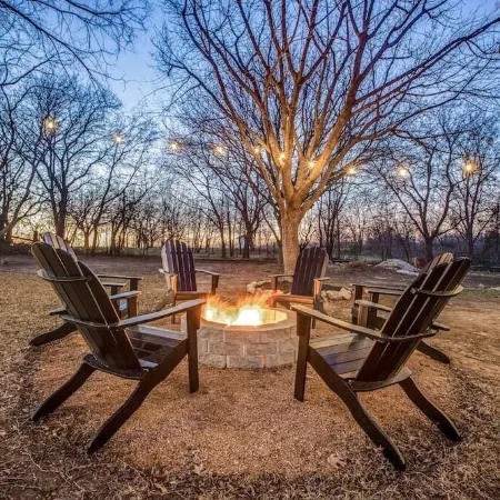 Relax by fire pit - Walk to Lake