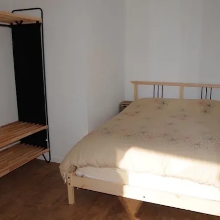 2 Bed Apartment with Great Views Backing onto the Diable Ski Lift