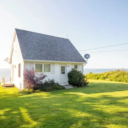 Fundy Sunset Cottage, Oceanfront Tranquility!!
