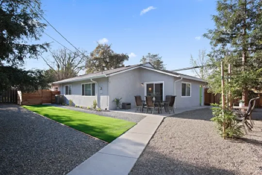 Redwoods Serenity Cottage Modesto