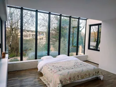 Magnifique Villa sur les Bords de Marne Tout Près de Paris Hotels in 