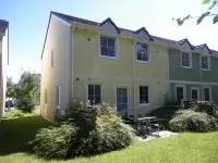 Recent house close to Kenmare Hotel a 
