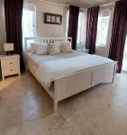 Playa Turquesa 3 BR oceanview, pools, high speed wifi