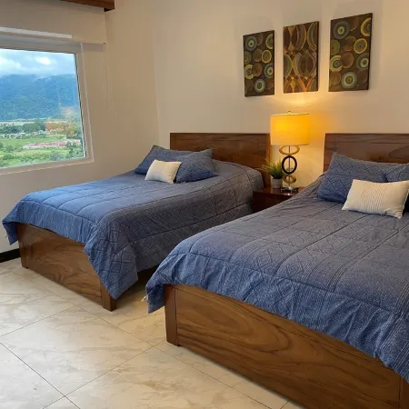Beach Front - Spectacular Ocean Views!