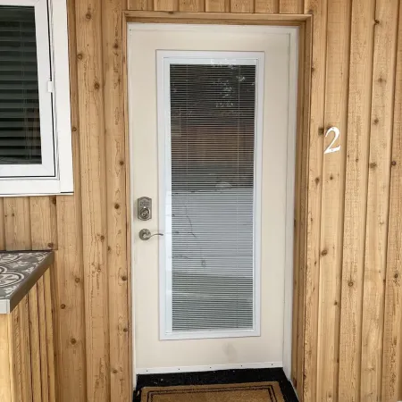 Bright Poolside 2 Bed, 2 Bath Walkout Basement Suite