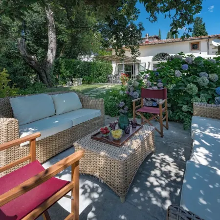 LE SCUDERIE: Villa with private pool and garden