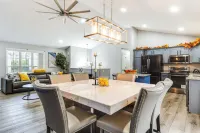 Cozy Ohio Home - Deck, Arcade Games and Near Golfing - Bungalows