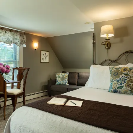 Inn at Pleasant Lake