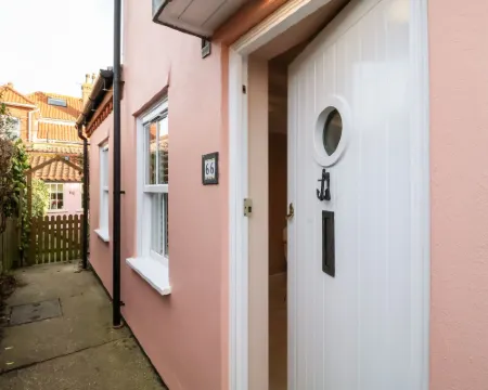 Poppy Cottage Hotels in Southwold