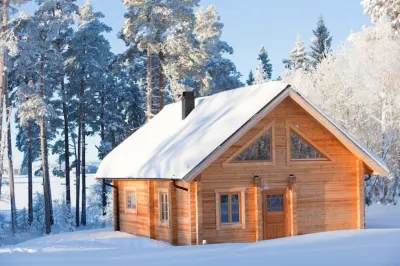 Log cabin by the lake - comfort surrounded by nature! Hotels in 