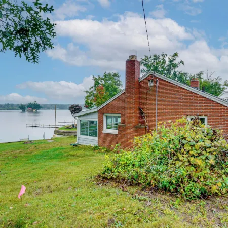 Webster Lake Home w/ Patio ~ 3 Mi to Town!