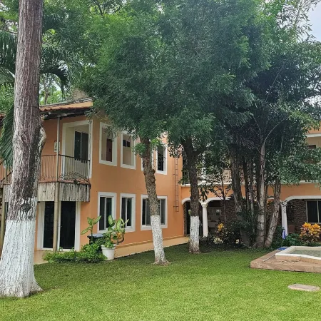 Los Cedros Uayamon
