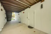 Pet-Friendly LaBelle Apt, Close to River!
