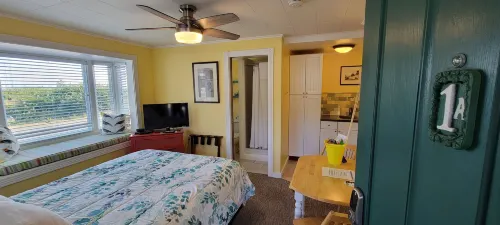 草垛岩海靈飯店