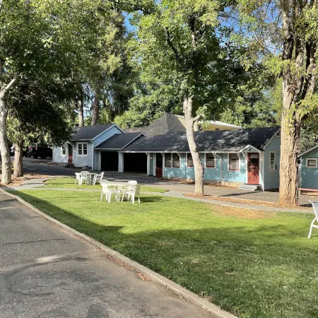 Piety Hill Cottages