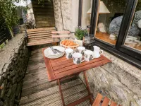 Kempshill Cottage Hotels in Buxton