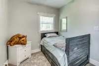 White Lake Vacation Rental about 5 Mi to Skiing! - spa