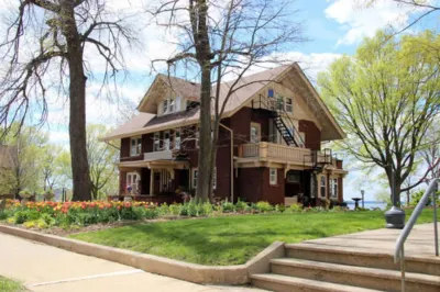 Mendota Lake House Inn Hotels near Olbrich Botanical Gardens