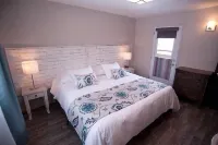 Centre de Villégiature DAM-en-Terre Hotels in Alma