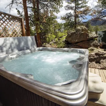 Charming Cabin, Next to National Park 3 Bedroom Cabin - #20-Ncd0297