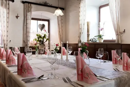 Hotel am Markt Отели в г. Emsing