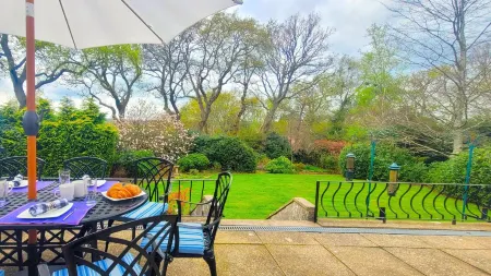 Birchcroft Hideaway Отели в г. Ферндаун