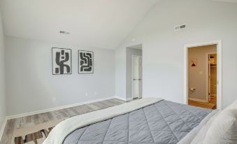 Patio & Spacious Yard: Home in Athens