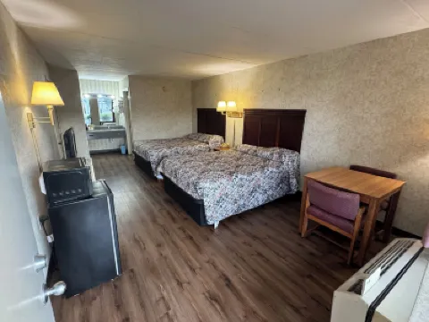 Riverfront Lodge Hotels in 