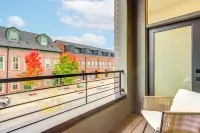 Near Downtown: Luxury Townhome in Bentonville! - Apartments