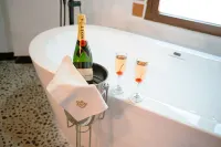 Hotel Boutique Botaniq - Hot Tub