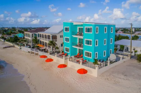 Luxury Villa + Courtesy SUV, Steps to Beach: PaddleBoards, Bikes, Chairs & More!