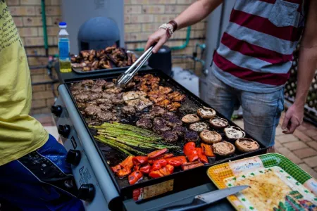 Somewhere to Stay Backpackers Отели рядом с достопримечательностью «West End»