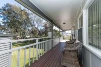 Paradise Bungalow Waterfront