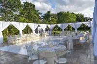 Saint Patrick Palace - Wedding-Ready Luxury Estate w/ Pool & Guest Cottage