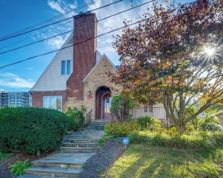 Silver Springs Home Walk to Downtown! Hoteles en Silver Spring