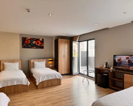 İNNPORT Hotel โรงแรมในเกบซี