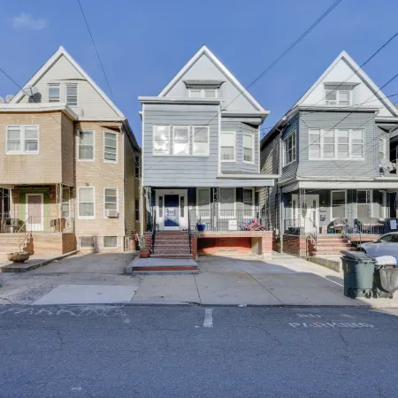 Jersey City Apartment Near Liberty State Park
