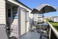 Big2Vacation2 Exclusive at New Beach Caravan Park Hotels in Shepway