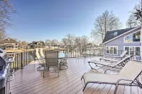 Spacious Syracuse Getaway w/ Waterfront Deck! - Lemmikkieläimet sallittu