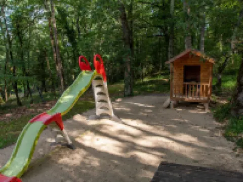 羅斯永聶住宿加早餐旅館 貝納克和卡澤納克酒店